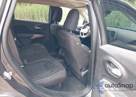 2017 Jeep Cherokee Latitude 4X4 from USA, damaged, VIN 1C4PJMCBXHW587381